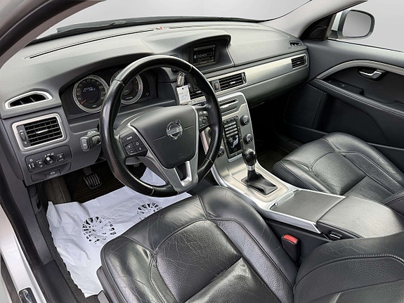 Volvo V70 13 of 25