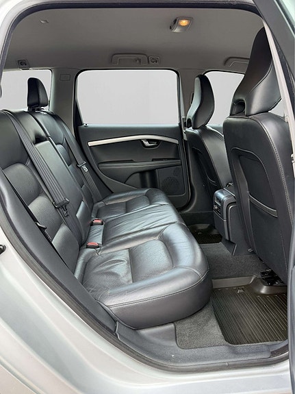 Volvo V70 19 of 25