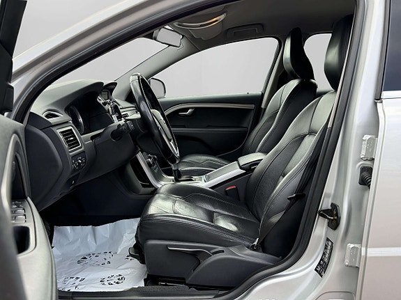 Volvo V70 12 of 25