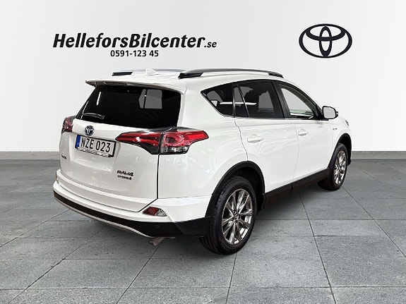 Toyota RAV4 18 of 23