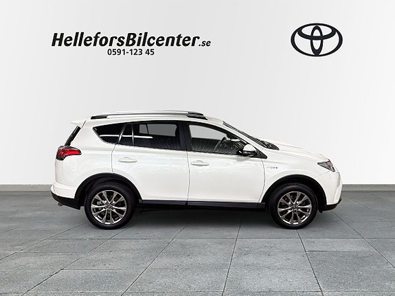 Toyota RAV4 17 of 23