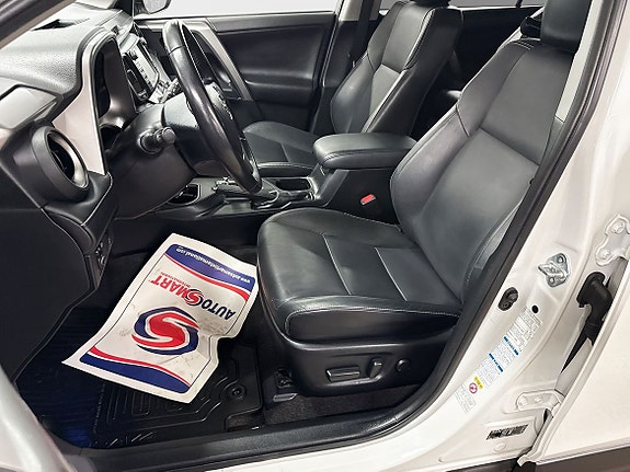 Toyota RAV4 12 of 23
