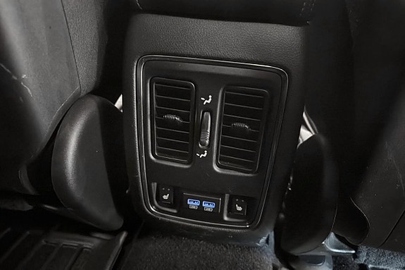 Jeep Grand Cherokee 15 of 21