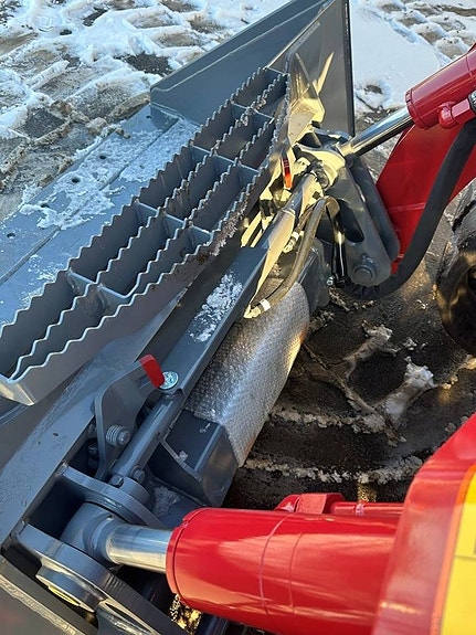 Takeuchi TL12V-2 7 of 21