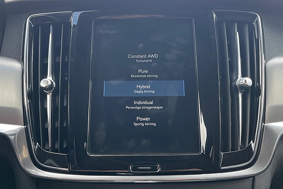 Volvo V90 24 of 30