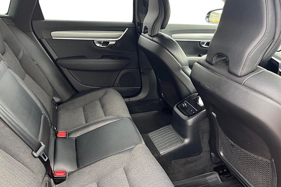 Volvo V90 27 of 30