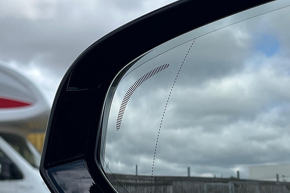 Volvo V90 10 of 30