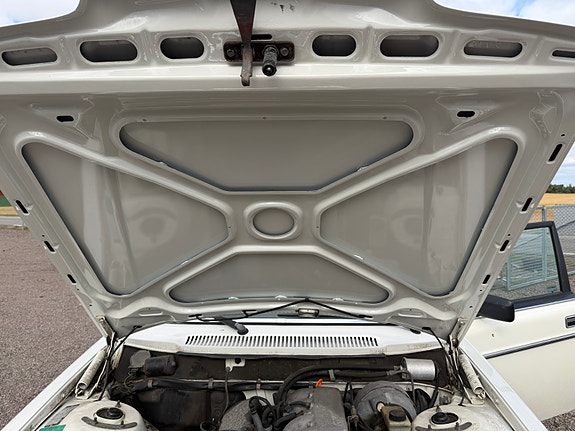 Volvo 244 12 of 14