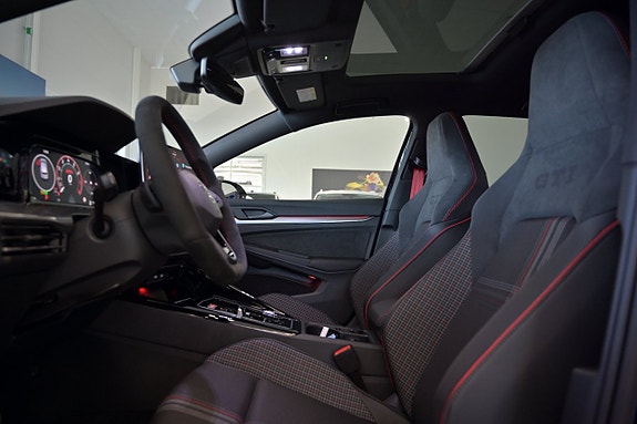 Volkswagen Golf I 27 of 30