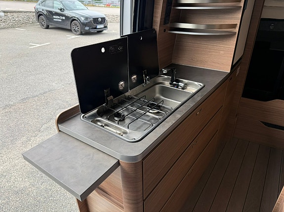 Knaus BoxLife Platinum Selection 600 Loftsäng fram! 4-bäddar, Drag Dieselvärmare Litium 10 of 20