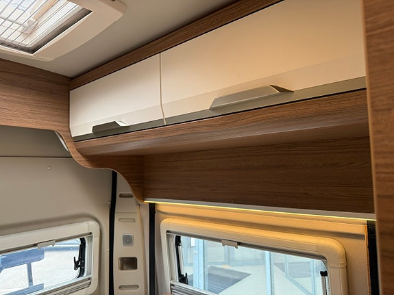 Knaus BoxLife Platinum Selection 600 Loftsäng fram! 4-bäddar, Drag Dieselvärmare Litium 14 of 20