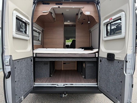 Knaus BoxLife Platinum Selection 600 Loftsäng fram! 4-bäddar, Drag Dieselvärmare Litium 18 of 20