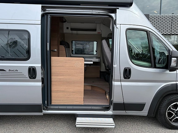Knaus BoxLife Platinum Selection 600 Loftsäng fram! 4-bäddar, Drag Dieselvärmare Litium 7 of 20