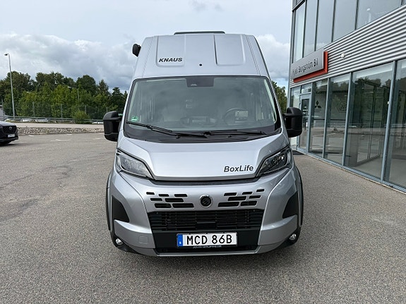 Knaus BoxLife Platinum Selection 600 Loftsäng fram! 4-bäddar, Drag Dieselvärmare Litium 2 of 20
