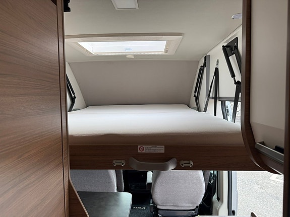 Knaus BoxLife Platinum Selection 600 Loftsäng fram! 4-bäddar, Drag Dieselvärmare Litium 11 of 20