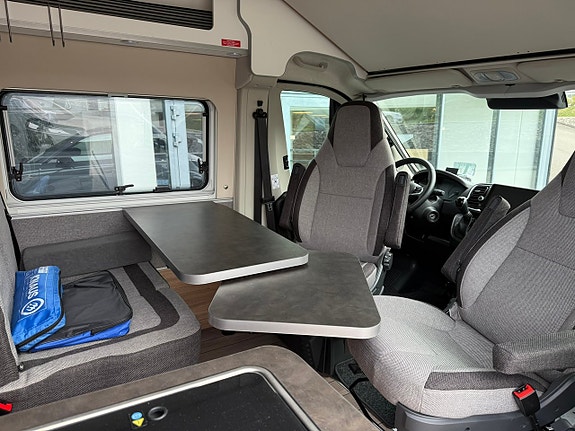 Knaus BoxLife Platinum Selection 600 Loftsäng fram! 4-bäddar, Drag Dieselvärmare Litium 8 of 20