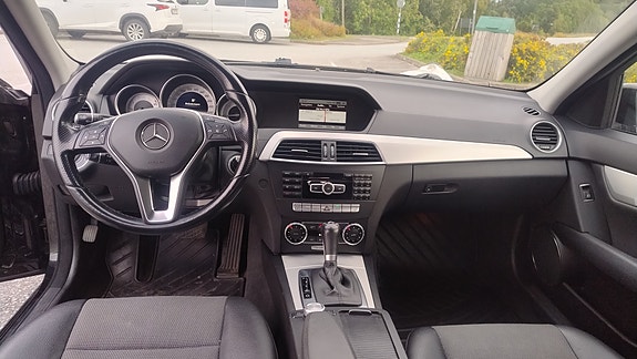 Mercedes-Benz C220 d 18 of 23