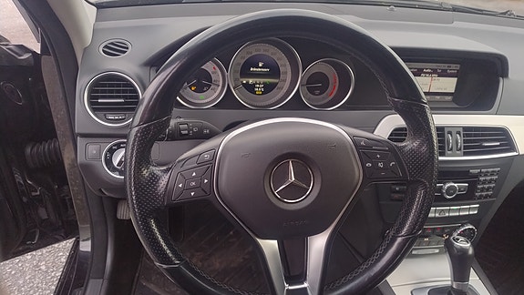 Mercedes-Benz C220 d 17 of 23
