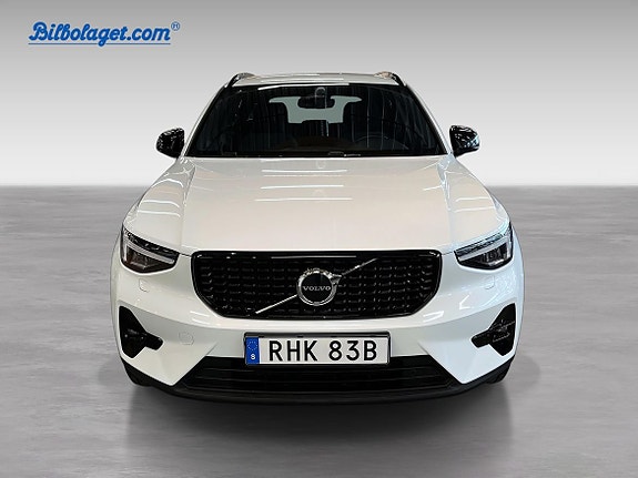 Volvo XC40 3 of 15