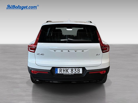 Volvo XC40 7 of 15
