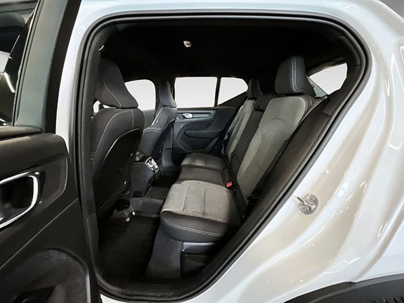 Volvo XC40 10 of 15