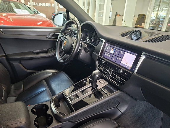 Porsche Macan 9 of 30