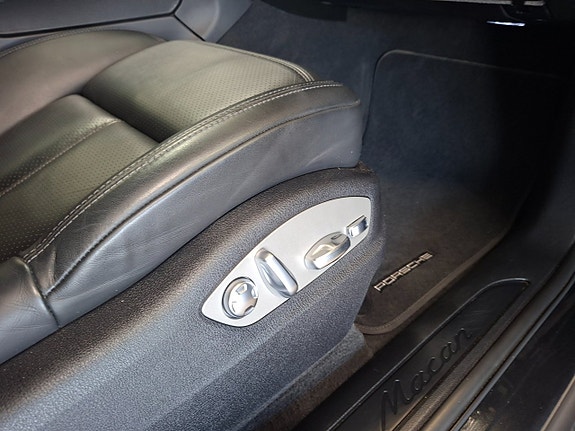 Porsche Macan 10 of 30