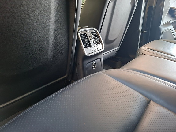 Porsche Macan 14 of 30