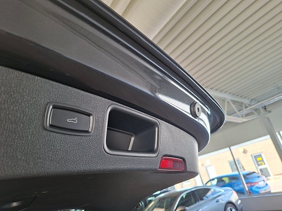 Porsche Macan 19 of 30
