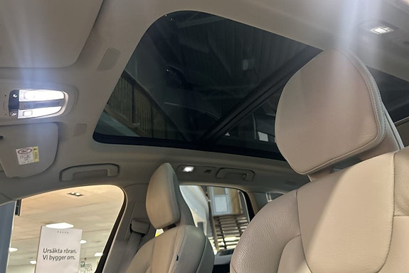 Volvo XC60 15 of 20