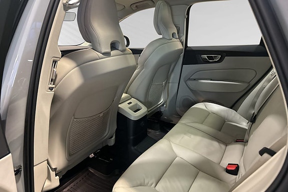 Volvo XC60 8 of 20