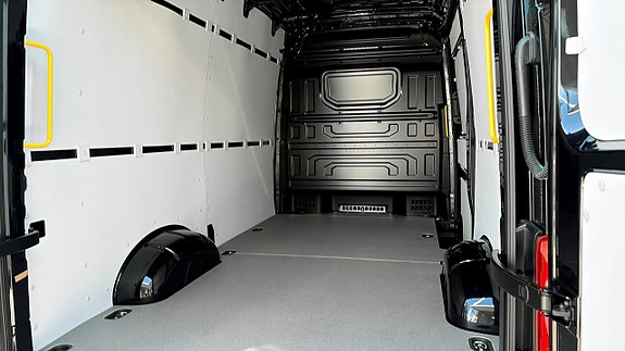 Volkswagen Crafter 11 of 12