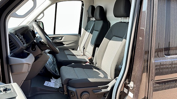 Volkswagen Crafter 8 of 12