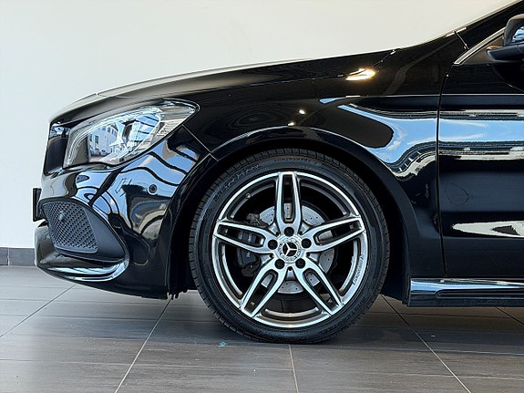 Mercedes-Benz CLA200 d 2 of 17