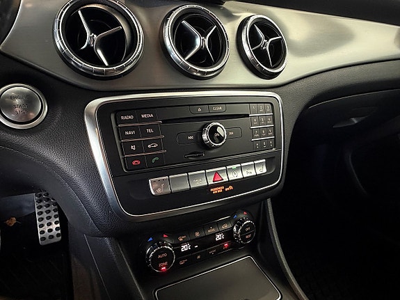 Mercedes-Benz CLA200 d 16 of 17