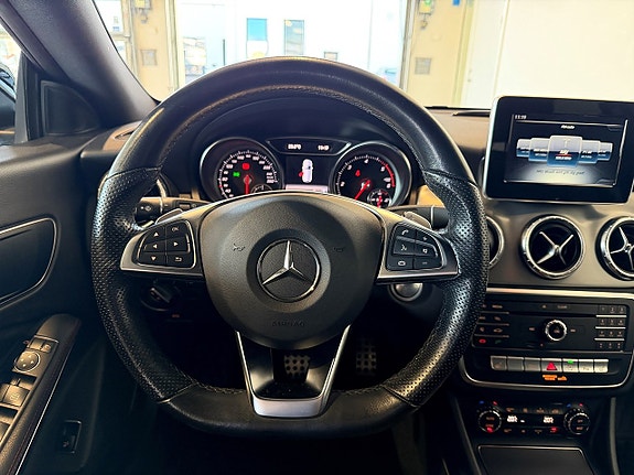 Mercedes-Benz CLA200 d 9 of 17