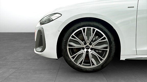 Audi A5 6 of 12