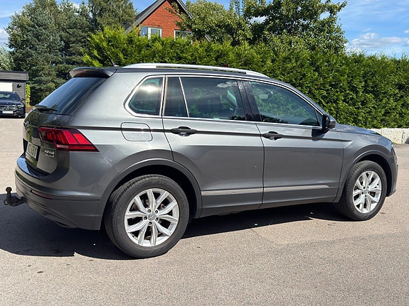 Volkswagen Tiguan 3 of 20
