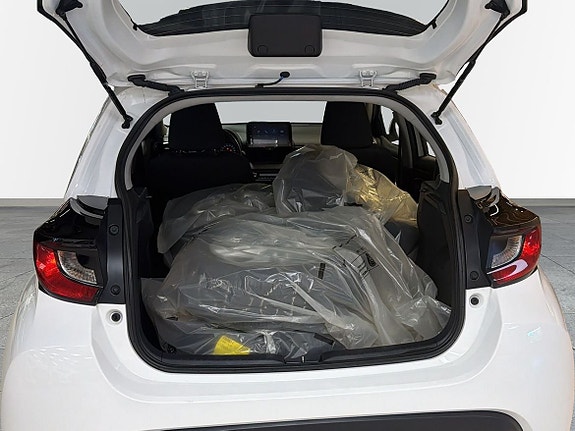 Toyota Yaris 10 of 13