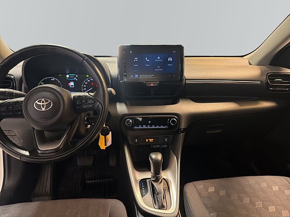Toyota Yaris 8 of 13