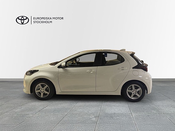 Toyota Yaris 3 of 13