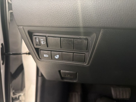 Toyota Yaris 11 of 13