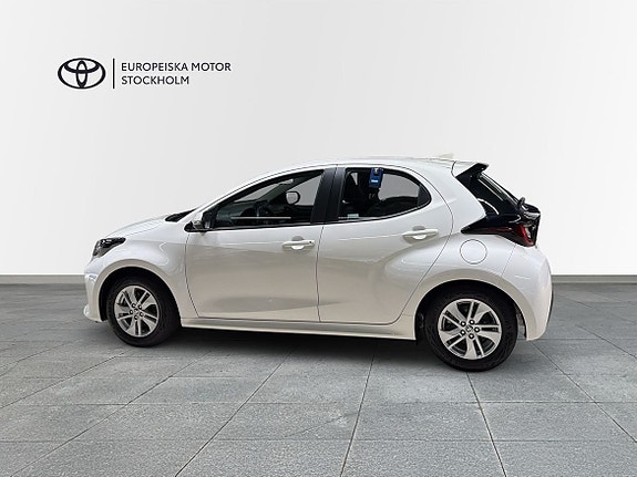 Toyota Yaris 3 of 13