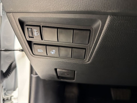 Toyota Yaris 11 of 13