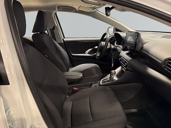 Toyota Yaris 6 of 13