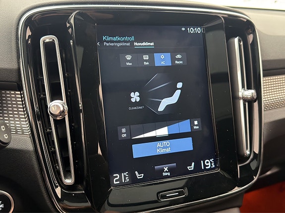 Volvo XC40 27 of 30