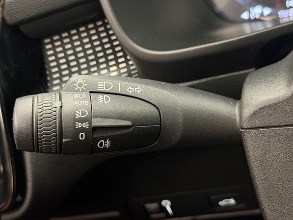 Volvo XC40 17 of 30