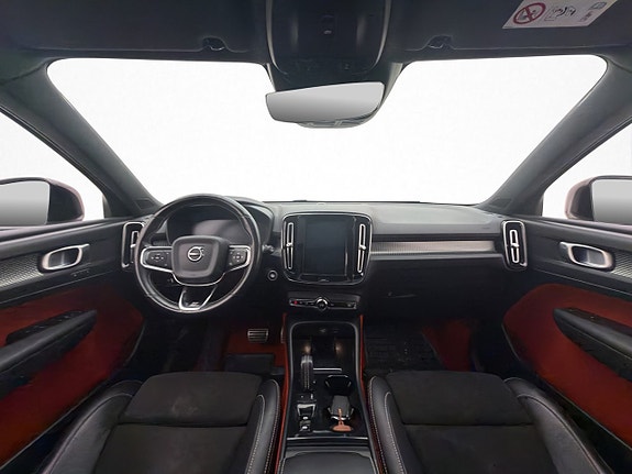 Volvo XC40 15 of 30
