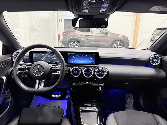 Mercedes-Benz CLA200 11 of 19