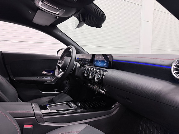 Mercedes-Benz CLA200 17 of 19
